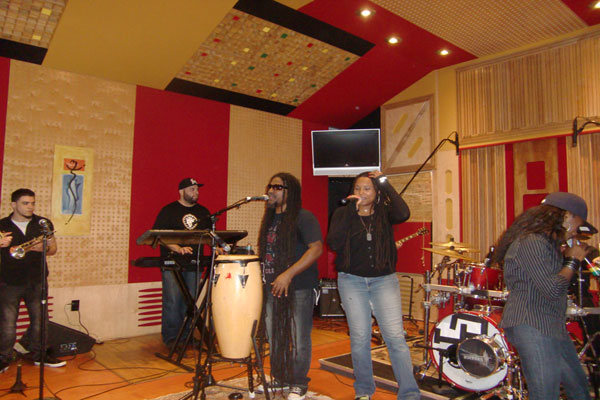 Jahfe Showcase at Circle House Studio