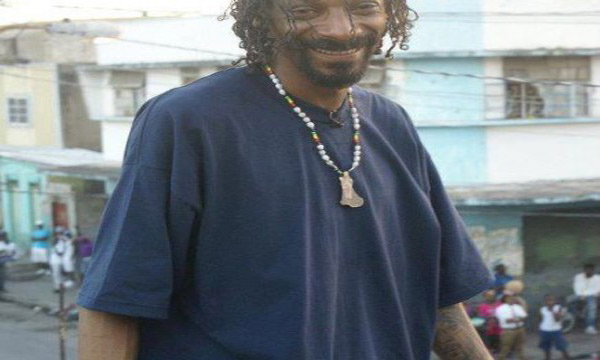 Snoop Doog In Jamaica Still