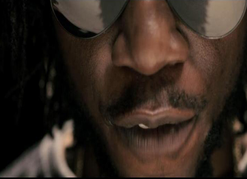 <strong>Chronixx “Here Comes Trouble” Official Music Video [Reggae Music]</strong>